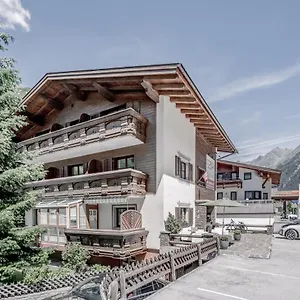 Bed & Breakfast Corso`s Annabell -, Sölden